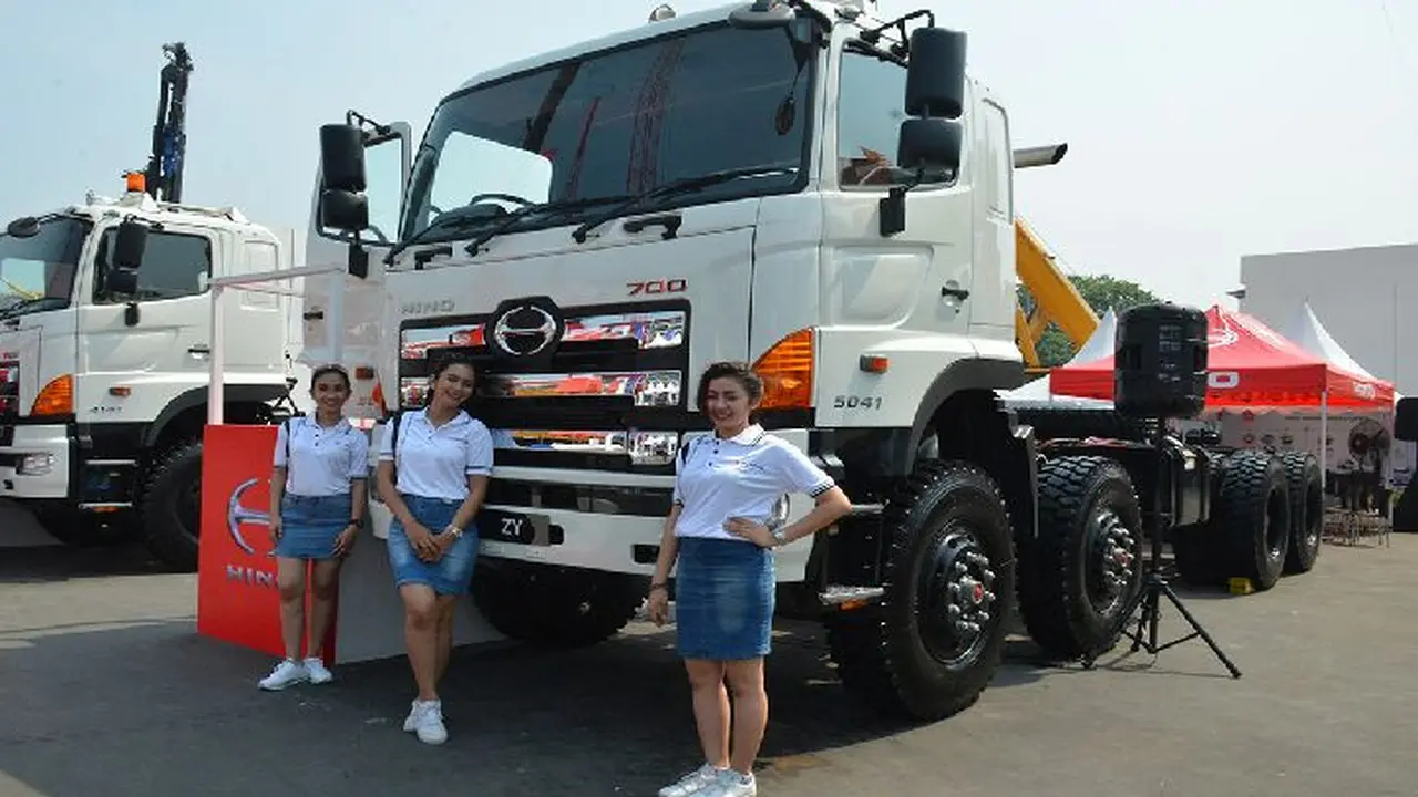 Hino Profia ZS dan ZS Matic di Mining Indonesia 2017 (Foto:Istimewa)