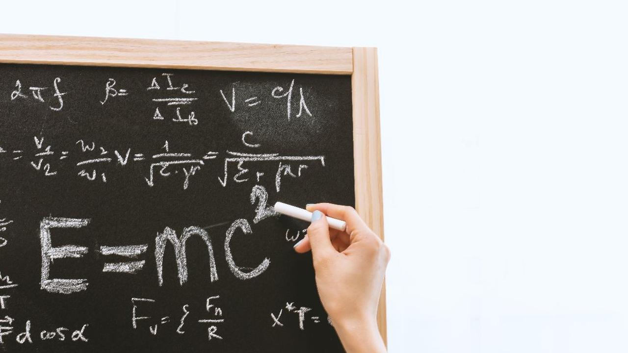 Quotes tentang Pendidikan dari Albert Einstein