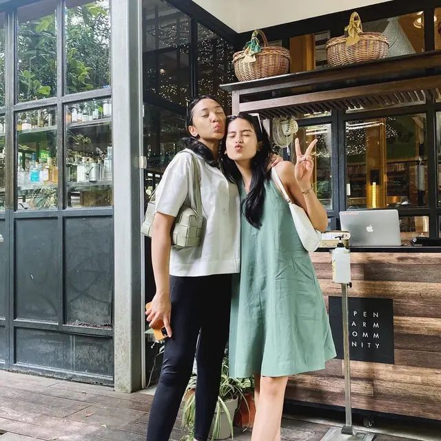 6 Potret Persahabatan Maudy Ayunda dan Putri Tanjung, Sempat Takut Tidak Cocok