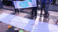 Mahasiswa UNDIP Gelar Gerakan 100 Tangan Anti Korupsi
