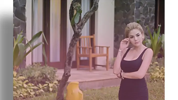 [Bintang] Nikita Mirzani