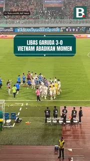 Libas Garuda 3-0, Timnas Vietnam abadikan momen dengan foto bersama di lapangan