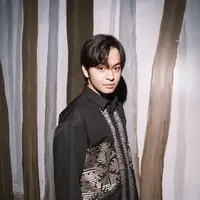 Angga Yunanda blak-blakan soal film terbarunya, Catatan Si Boy yang akan tayang di bioskop mulai 17 Agustus 2023. Ia beradu akting dengan Syifa Hadju. (Foto: Dok. Instagram @angga)