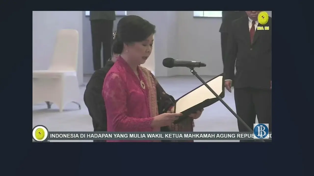 Filianingsih Hendarta resmi dilantik menjadi Deputi Gubernur Bank Indonesia periode 2023-2028 melalui pengucapan sumpah/janji jabatan di Mahkamah Agung, Selasa (18/4/2023).