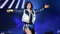 Diledek Gendut, Demi Lovato Bungkam Haters dengan Aksi Memukau