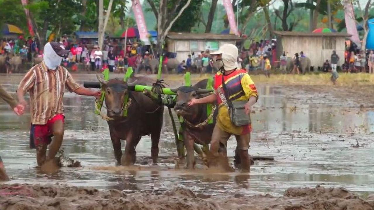Melaju di Lintasan Berlumpur