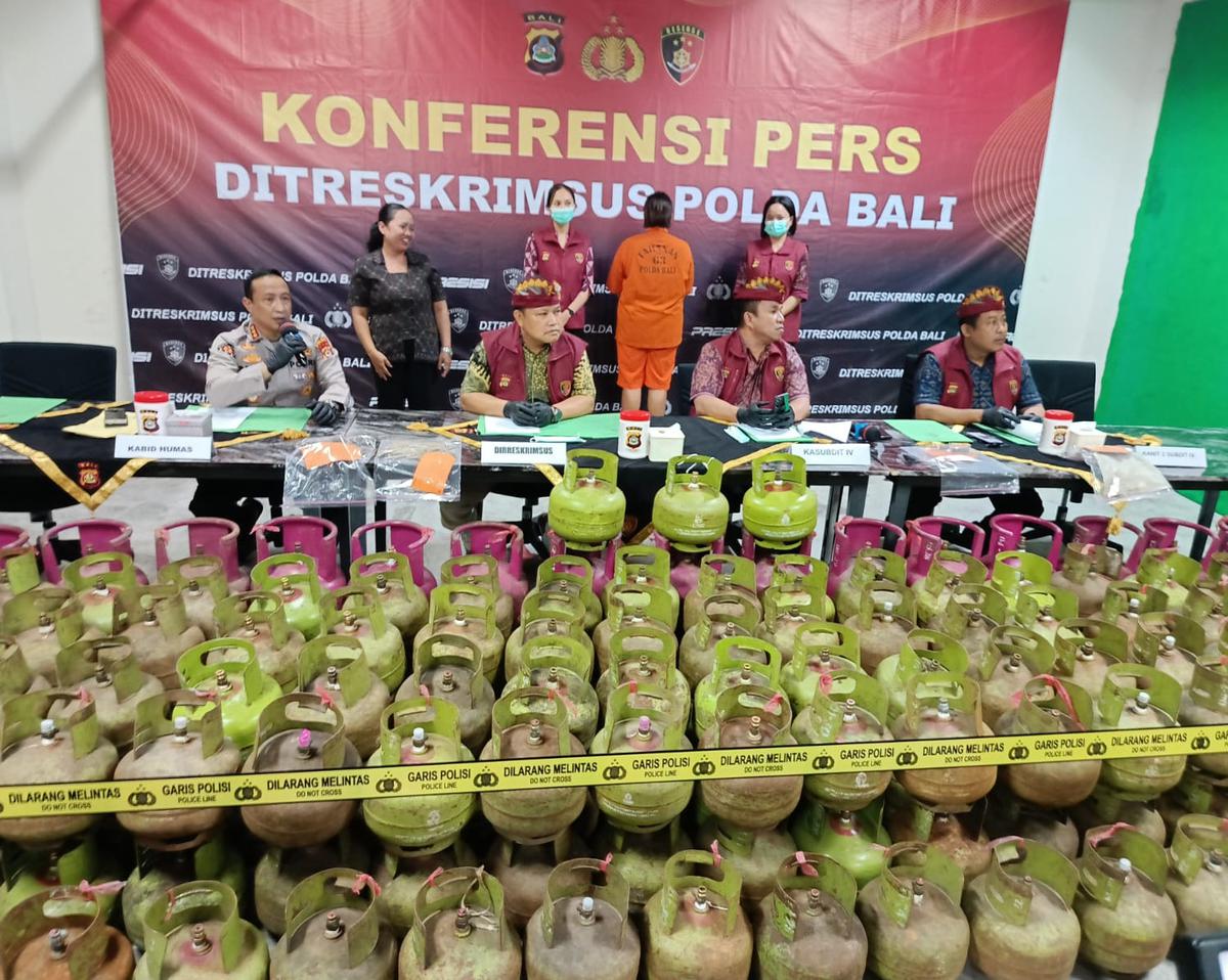perempuan di bali oplos gas lpg 3kg