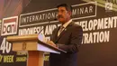 Ketua MA, Hatta Ali memberi sambutan saat seminar bertajuk "Indonesia and The Development of International Arbitration" di Jakarta, Selasa (28/11). Seminar membahas mengenai isu terkait kebijakan hukum arbitrase di Indonesia. (Liputan6.com/Angga Yuniar)