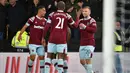 Pemain West Ham United Jarrod Bowen (kanan) merayakan setelah mencetak gol ke gawang Derby County pada pertandingan sepak bola putaran keempat Piala FA di Stadion Pride Park, Derby, Inggris, 30 Januari 2023. West Ham United mengalahkan Derby County dengan skor 2-0. (AP Photo/Rui Vieira)
