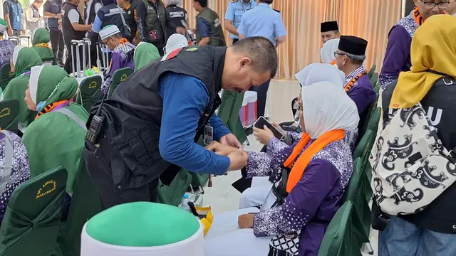 Sistem One Stop Service Asrama Haji Makassar Bikin Layanan bagi Jemaah Lansia dan Disabilitas Jadi Lebih Lancar