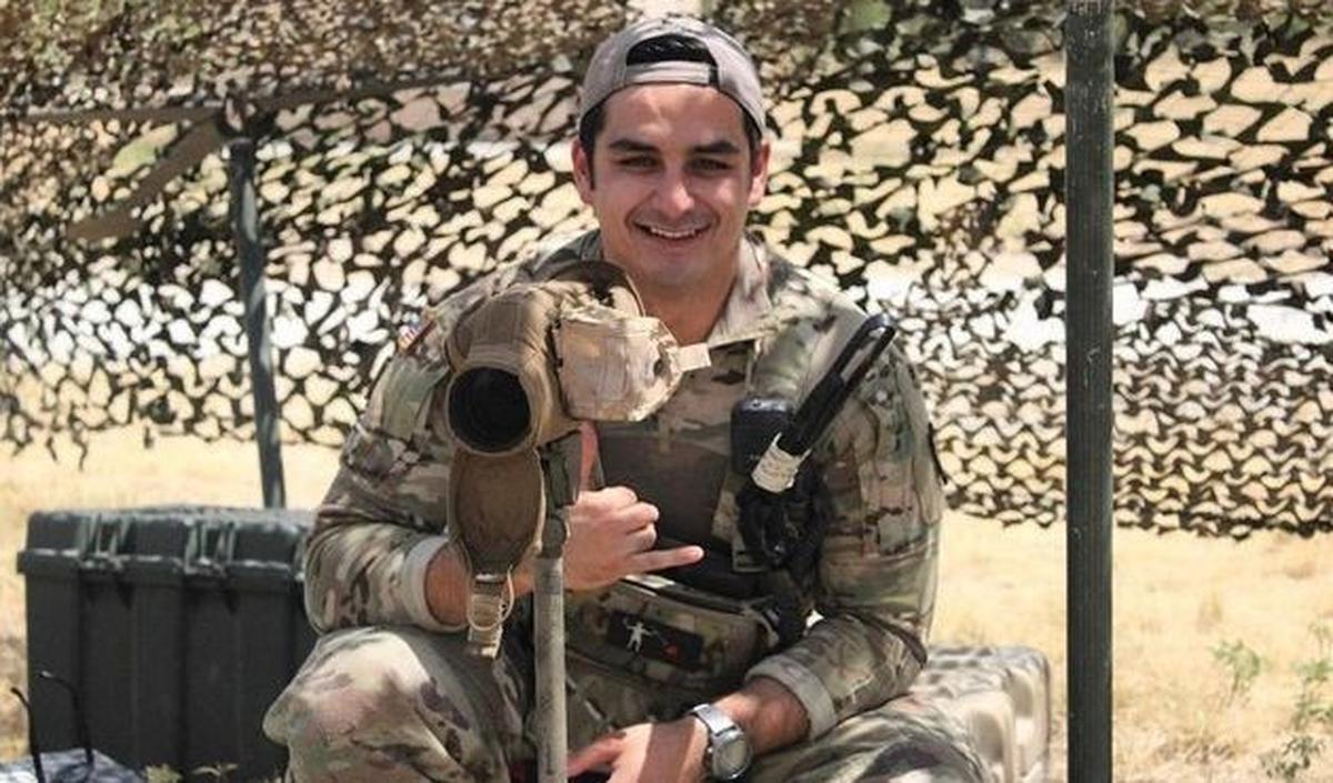 4. Jordan Norkett, putra dari vokalis terkenal band Andy/Rif, Andy Noya, telah memilih untuk mendedikasikan diri sebagai seorang tentara. Ia adalah anak dari pernikahan pertama Andy dengan seorang wanita Amerika.