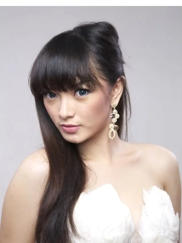 Foto Jadul Zaskia Gotik, Cantik Sejak Muda dan Bikin Pangling