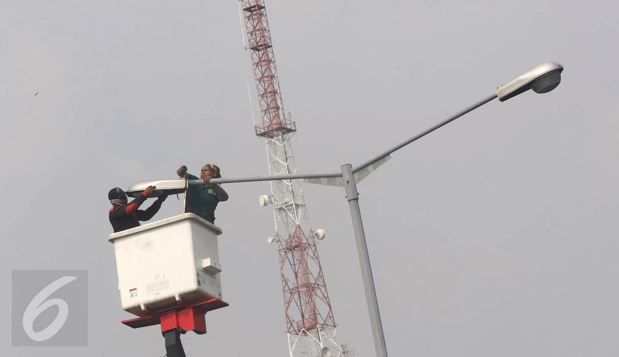Hemat Energi, Pemprov DKI Gunakan Lampu LED untuk Terangi ...