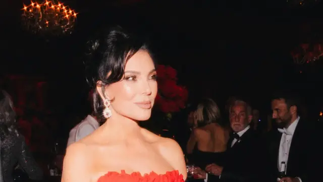 Potret Tampilan Awet Muda Kris Jenner Rayakan Ulang Tahun ke-70 dengan Gaun Lawas Givenchy