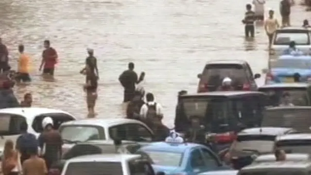Ketika Banjir 'Merendam' Ibukota