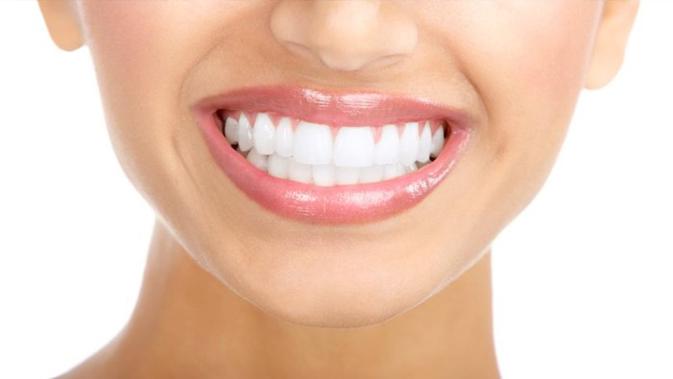 Ilustrasi gigi putih bersih. (purewow.com).