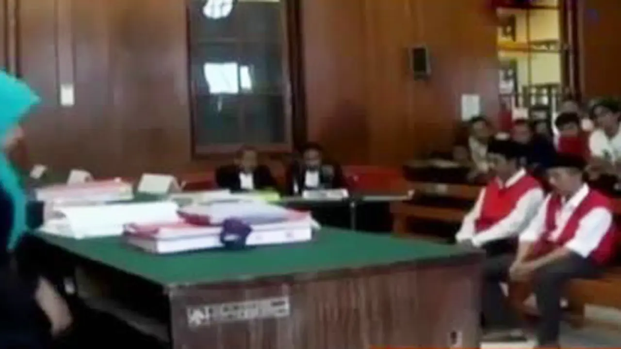 VIDEO: Aktor Intelektual Kasus Salim Kancil Dituntut Seumur Hidup