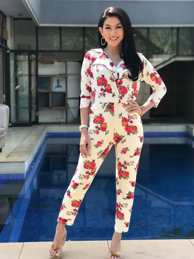 7 Potret Cantiknya Sania Velova, Pesinetron Adik Barbie Kumalasari