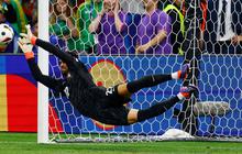 FOTO: Melihat Lagi Aksi Heroik Diogo Costa, Tembok Kokoh Portugal Saat Singkirkan Slovenia di Euro 2024