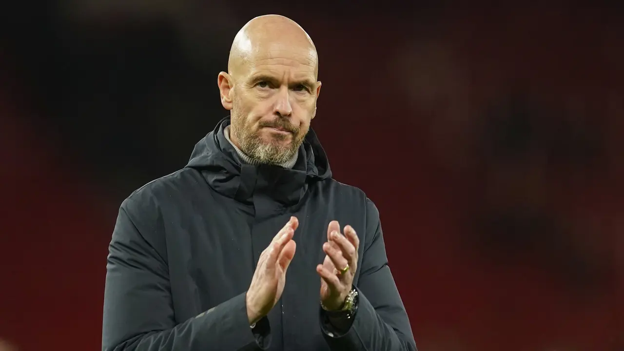 Foto: Ragam Ekspresi Frustrasi Erik ten Hag saat MU Dipermalukan Newcastle di Carabao Cup 2023/2024