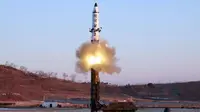 Uji coba rudal balistik yang dilakukan Korea Utara (AFP)