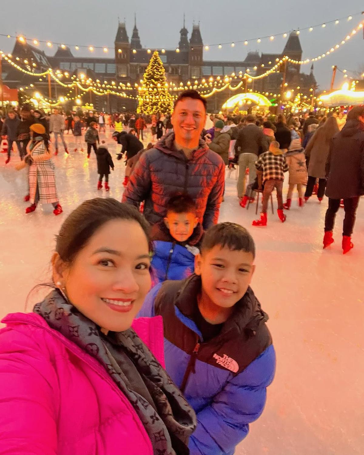 Potret Liburan Titi Kamal dan Christian Sugiono Bersama Kedua Anak, Disebut Sosok Keluarga Impian