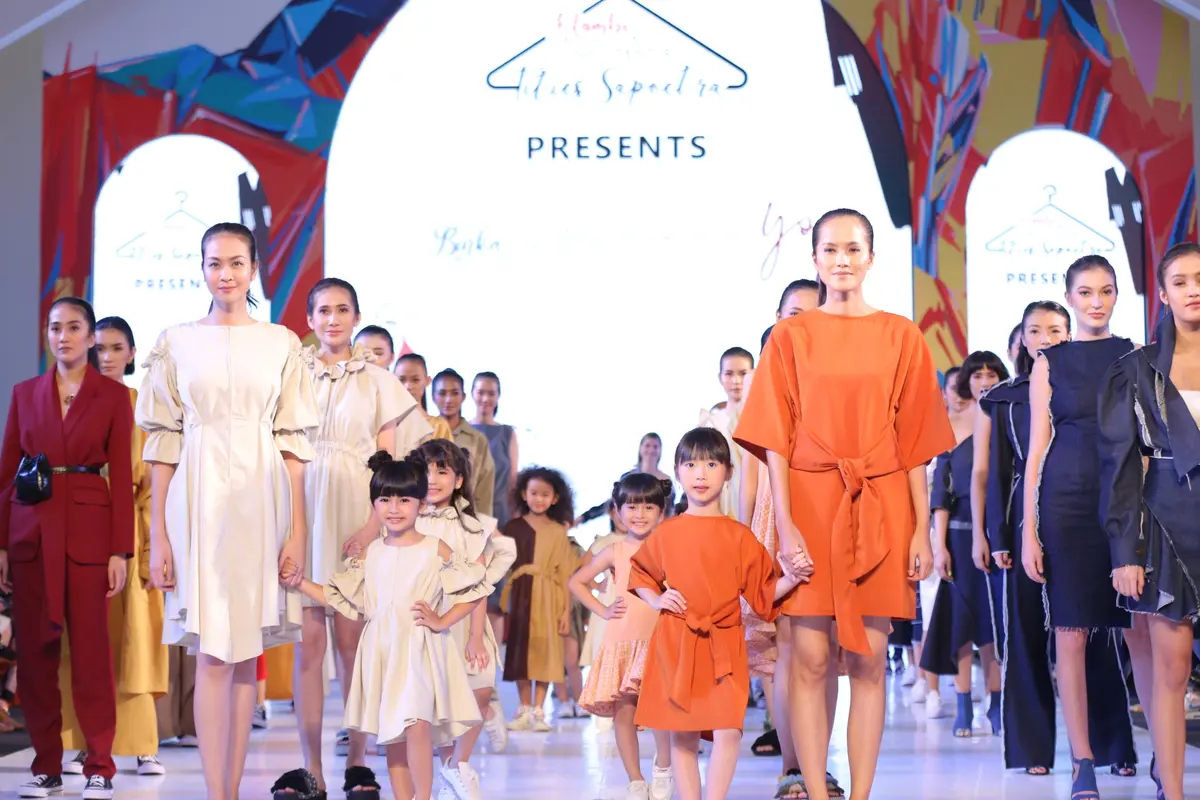 Show Tities Sapoetra Project di Fashion Nation 13th Edition