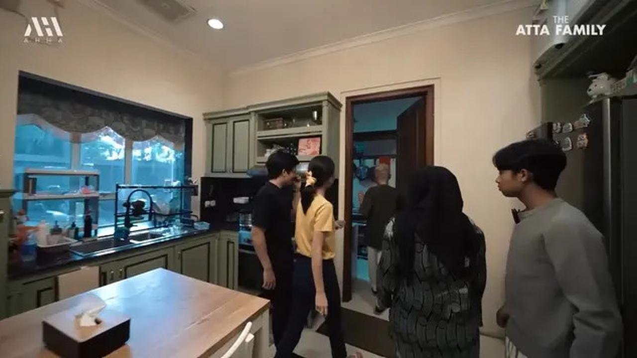 6 Potret Dapur Rumah Ruben Onsu yang Lama, Isinya Super Lengkap Bak Minimarket Pribadi