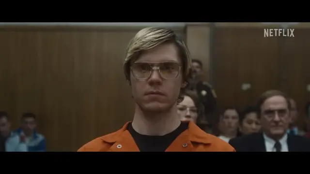 Tangkapan Layar Trailer Dahmer – Monster: The Jeffrey Dahmer Story (sumber: youtube.com/Netflix)