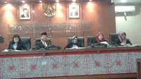 Sidang DKPP Nyatakan Komisioner KPU Surabaya Tak Bersalah. (Dian Kurniawan)