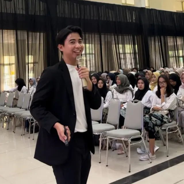 Pengusaha dan Influencer Gilang Gumilar Rajin Berbagi Pengalaman Lewat Seminar dan Talkshow