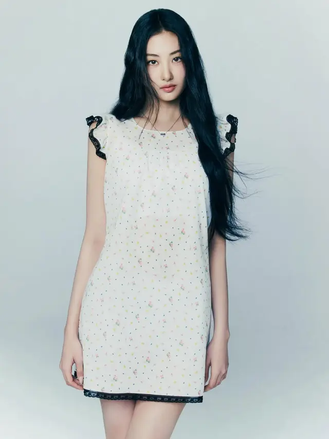Ella Gross dari MEOVV Terpilih Jadi Duta Merek Terbaru Miu Miu, Susul Jang Wonyoung IVE