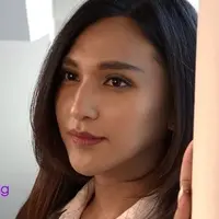 Dena Rachman sering mendapatkan komentar tajam saat dirinya menggunakan bikini di pantai. Tetapi, Dena tidak peduli karena teman-temannya mendukung apapun kegiatan yang membuat Dena merasa nyaman.