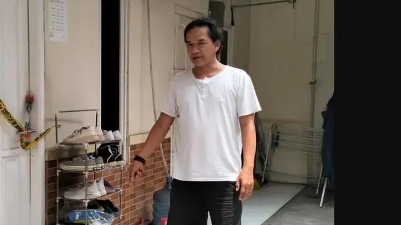 Ibu korban meceritakan, sehari-hari korban bekerja di perusahaan kosmetik di Jakarta.<br>