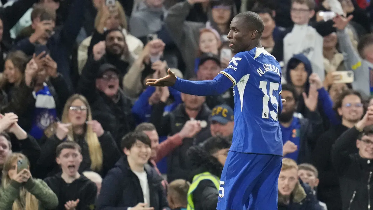 Foto: Melihat Joget Nicolas Jackson Setelah Cetak Gol ke Gawang Tottenham Hotspur, Menang Mah Bebas