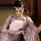 Dilraba Dilmurat Gigit Kupu-kupu di Red Carpet, Gaunnya Bikin Terpukau