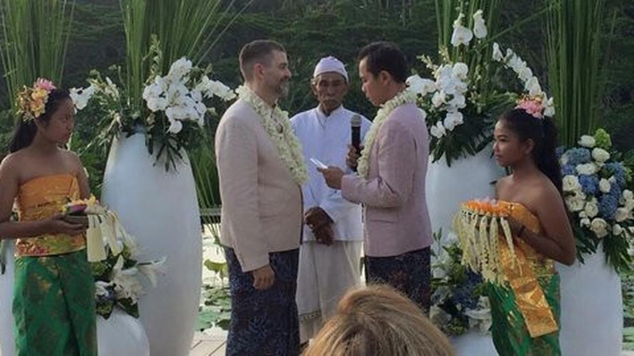 Pasangan gay hanya bulan madu di Ubud Bali, nikah di Amerika Serikat