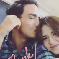Ciuman Hamish Daud untuk Raisa. (Instagram @raisa6690)