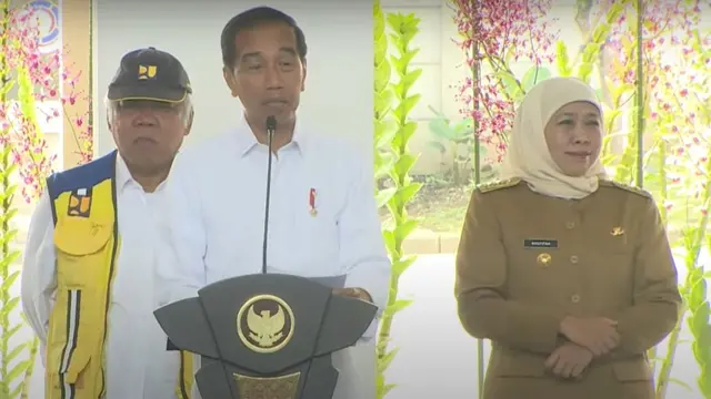 Jokowi saat meresmikan Pasar Induk Among Tani Batu. (Foto: youtube sekretariat presiden)