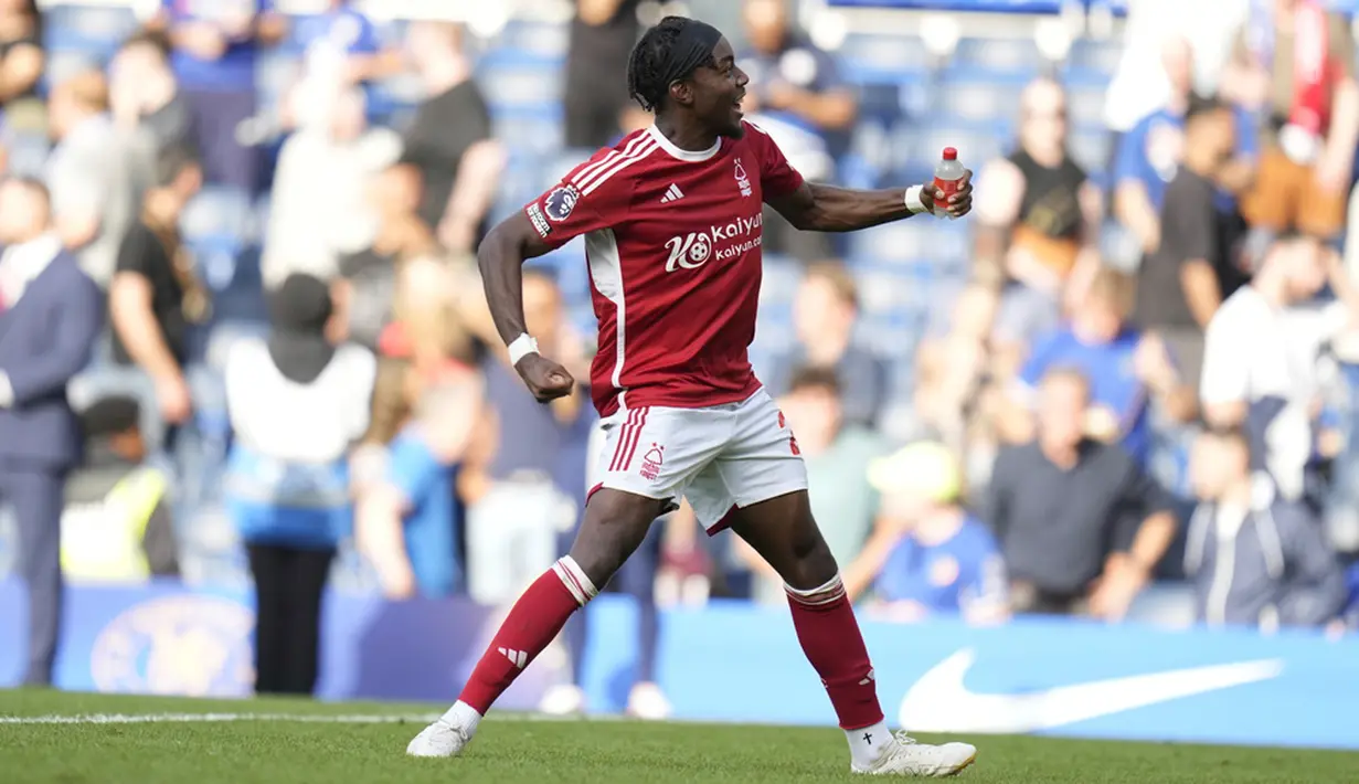 Anthony Elanga menjebol gawang Chelsea setelah memanfaatkan umpan terobosan dari Taiwo Awoniyi. (AP Photo/Kirsty Wigglesworth)