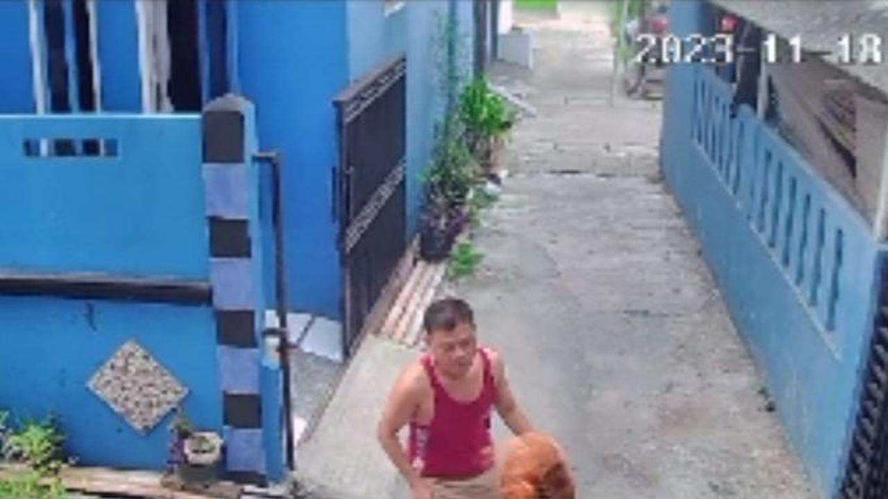 Bermula saat dirinya tengah memasak dan mendengarkan musik.&nbsp;<br><br>Tiba-tiba Muray langsung marah-marah tanpa alasan dan menggigit pipi kanan korban.<br>