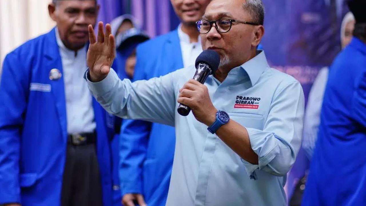 Ketua Umum PAN Zulkifli Hasan (Zulhas) sebelumnya mengklaim Presiden Joko Widodo (Jokowi) kini sudah bergabung dengan partainya.