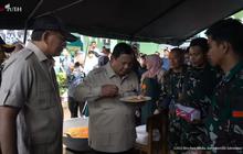 Pertanyaan Kritis Prabowo Usai Cicip Menu Nasi Goreng di Posko Pengungsi Banjir Agam: ni Menu Kalau Saya Datang Ya?