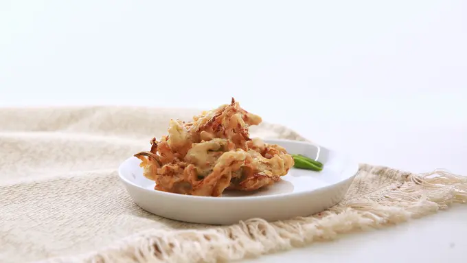 Intip Resep Rahasia Bikin Bakwan Jagung yang Gurih dan Renyah - 5