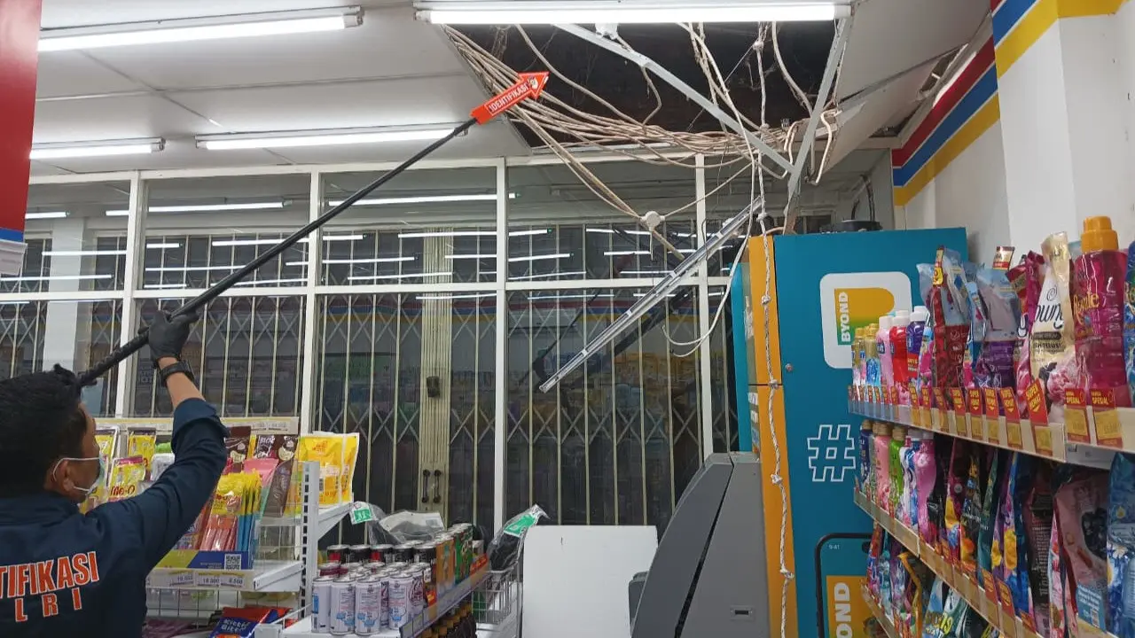 Mesin ATM di Pesawaran, Lampung dibobol maling.