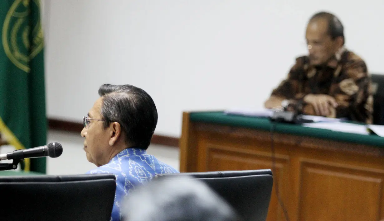 Wakil Presiden Boediono bersaksi dalam sidang mantan Deputi Bidang IV Pengelolaan Devisa Bank Indonesia Budi Mulya di Pengadilan Tindak Pidana Korupsi, Jakarta, Jumat (9/5/2014) (Liputan6.com/Johan Tallo)