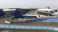 Suasana sirkuit jelang balapan di Jakarta International e-Prix Circuit (Jakarta E-Prix), Ancol pada Jumat (4/6/2022). (Bola.com/M Iqbal Ichsan)