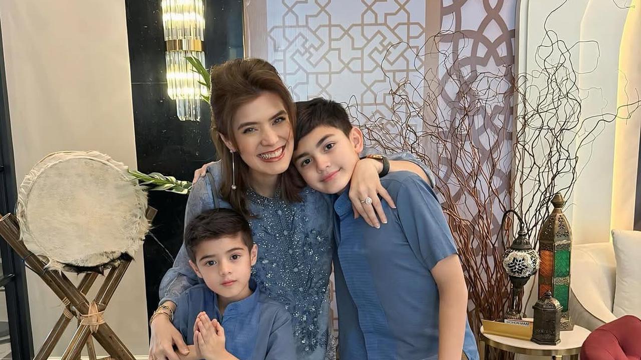 5 Potret Kompak Carissa Putri dengan Dua Anaknya yang Punya Wajah Ganteng Semua