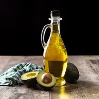 Ini dia manfaat minyak alpukat untuk kesehatan kulit (Credit: Freepik/chandlervid85)