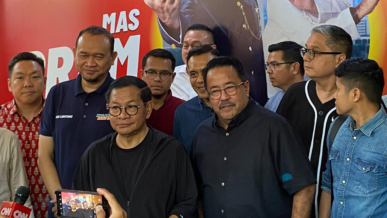 Gelar Rapat Perdana Timses, Pramono: Kita Politik Riang Gembira, Tertawa, Sorak-Sorai